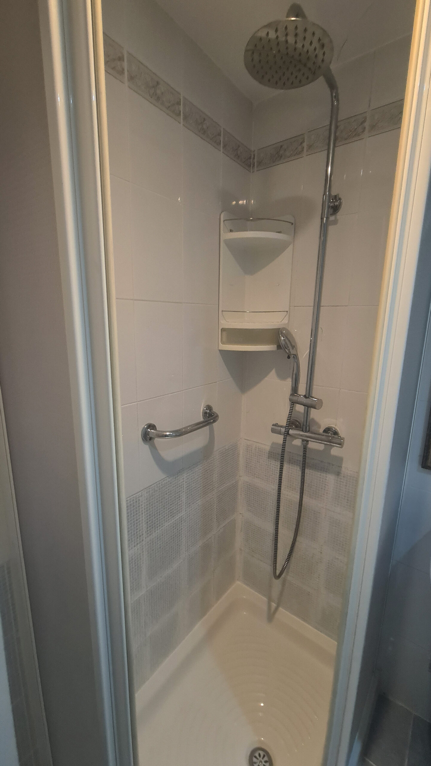 Ref 1568 Piso en urbanización con piscina en comunidad (disponible) - Imagen 14
