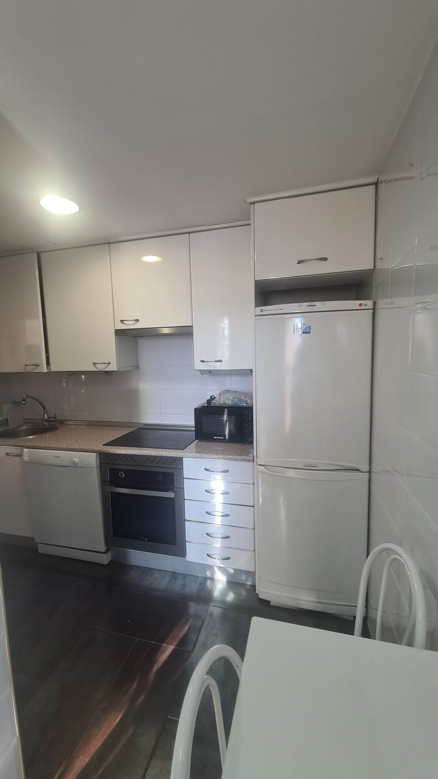 Ref 1568 Piso en urbanización con piscina en comunidad (disponible) - Imagen 4